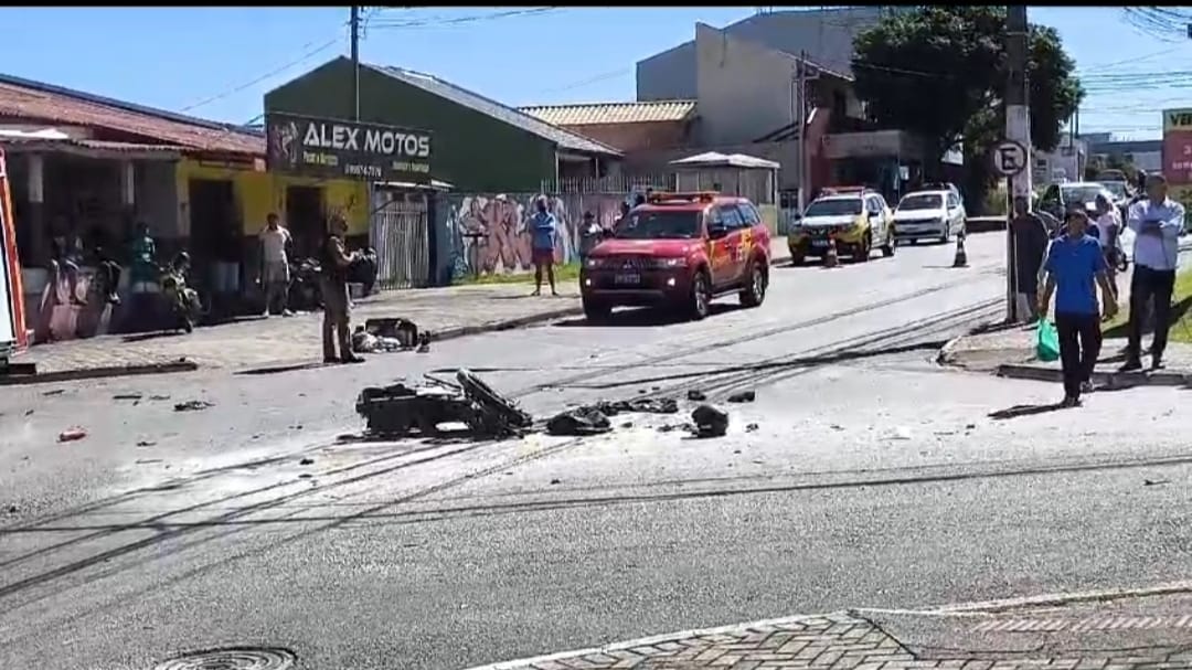 Motociclista Fica Entre A Vida E A Morte Ap S Bater Em Caminh O Na Rmc