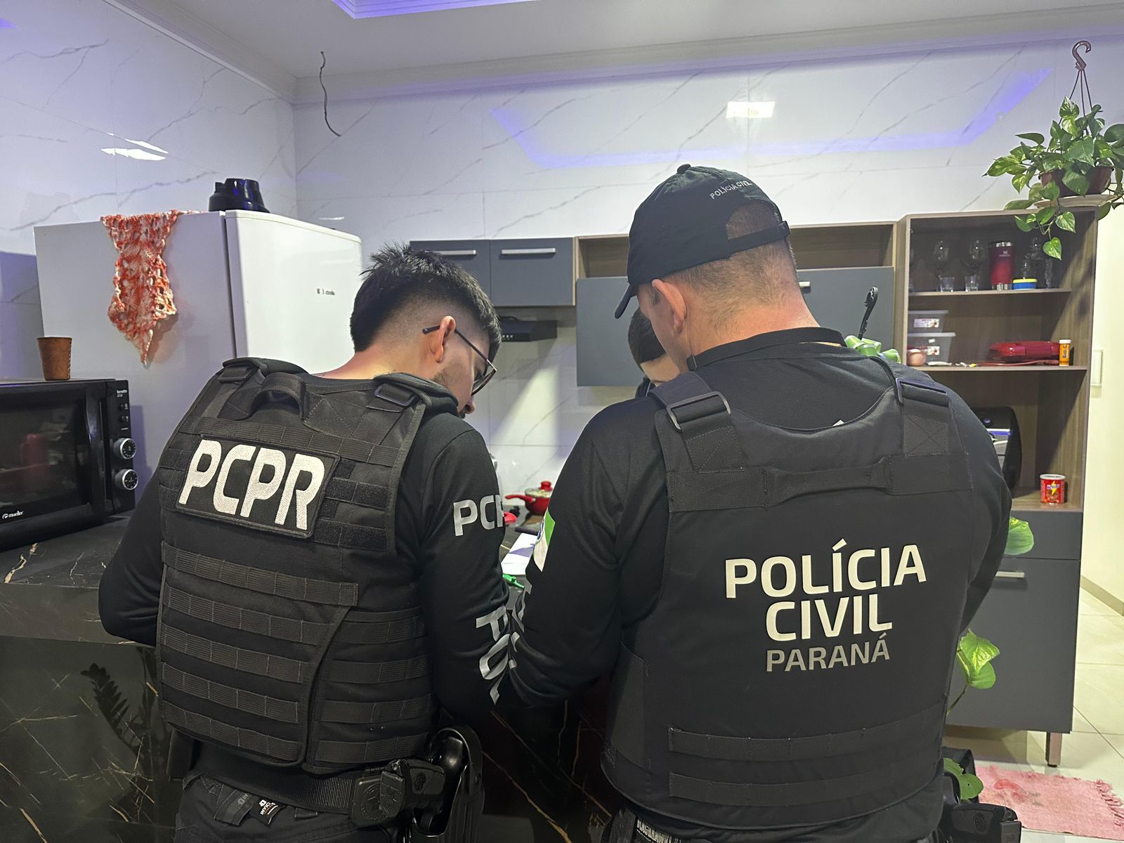 Pol Cia Civil E Gaeco Prendem Traficantes No Paran E Em Mais Quatro